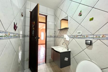 Casa à venda com 161m², 4 quartos e 2 vagasBanheiro