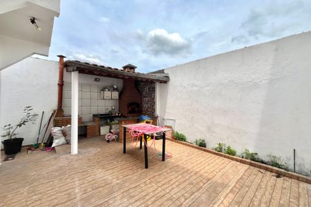 Casa à venda com 161m², 4 quartos e 2 vagasQuintal