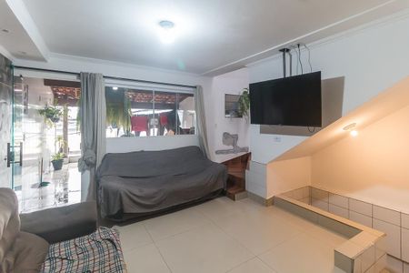 Casa para alugar com 182m², 1 quarto e 2 vagas Casa para alugar com 182m², 1 quarto e 2 vagasSala