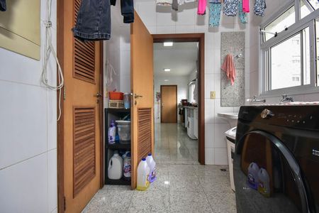 Apartamento à venda com 248m², 4 quartos e 4 vagasÁrea de Serviço