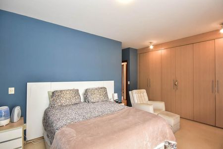 Apartamento à venda com 248m², 4 quartos e 4 vagasSuíte 2