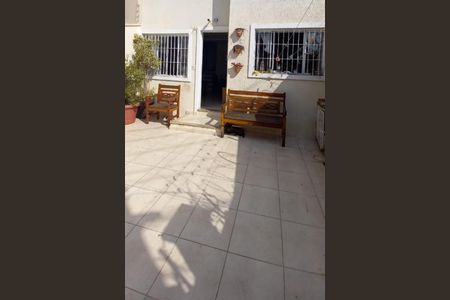 Foto 01 de casa à venda com 2 quartos, 72m² em Jardim Ester, São Paulo