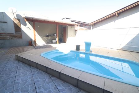 Casa à venda com 150m², 2 quartos e 2 vagasÁrea comum - Piscina