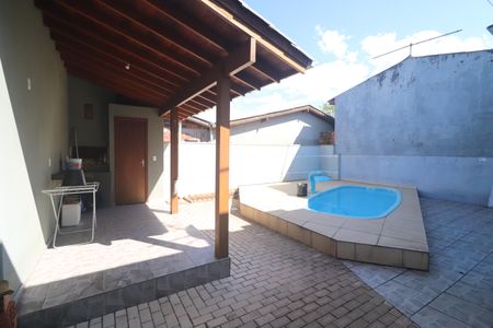 Casa à venda com 150m², 2 quartos e 2 vagasÁrea comum - Piscina