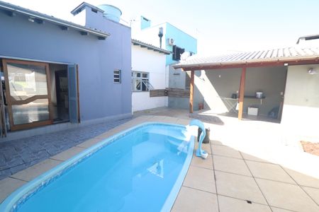Casa à venda com 150m², 2 quartos e 2 vagasÁrea comum - Piscina