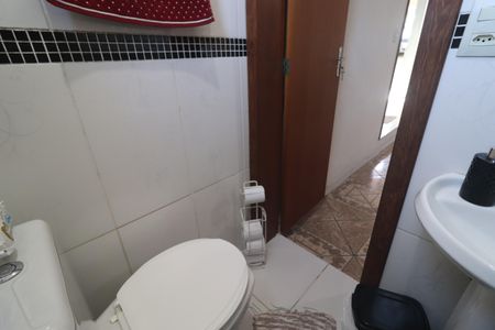 Casa à venda com 150m², 2 quartos e 2 vagasBanheiro Social