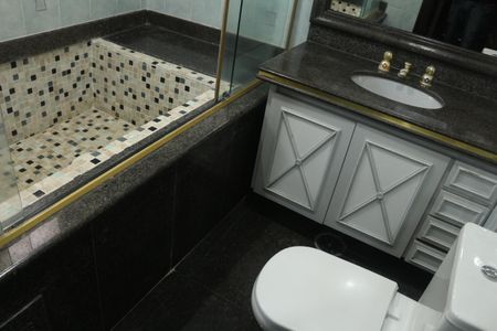 Apartamento à venda com 254m², 3 quartos e 3 vagasBanheiro da Suíte 3