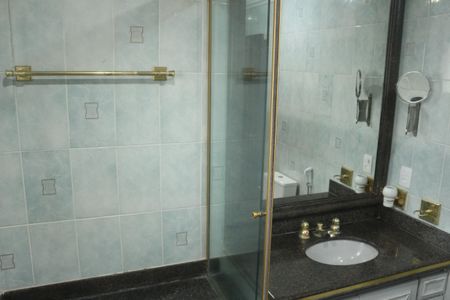 Apartamento à venda com 254m², 3 quartos e 3 vagasBanheiro da Suíte 3