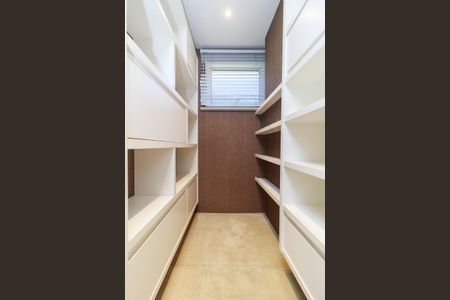 Apartamento à venda com 340m², 4 quartos e 4 vagasEscritório