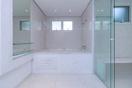 Apartamento à venda com 340m², 4 quartos e 4 vagasSuíte Principal - Banheiro