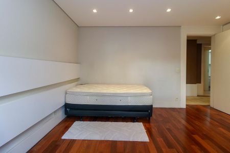 Apartamento à venda com 340m², 4 quartos e 4 vagasSuíte 2