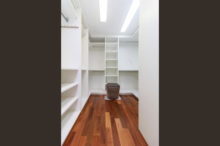 Apartamento à venda com 340m², 4 quartos e 4 vagasSuíte Principal - Closet