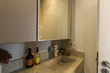 Apartamento à venda com 40m², 2 quartos e sem vaga Apartamento à venda com 40m², 2 quartos e sem vagaBanheiro