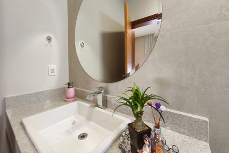 Casa de condomínio à venda com 289m², 3 quartos e 4 vagas Casa de condomínio à venda com 289m², 3 quartos e 4 vagasBanheiro Suíte