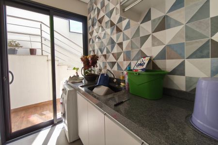 Casa de condomínio à venda com 289m², 3 quartos e 4 vagas Casa de condomínio à venda com 289m², 3 quartos e 4 vagasÁrea de Serviço