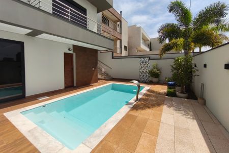 Casa de condomínio à venda com 289m², 3 quartos e 4 vagas Casa de condomínio à venda com 289m², 3 quartos e 4 vagasQuintal - Piscina