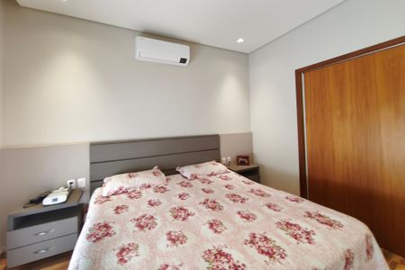 Casa de condomínio à venda com 289m², 3 quartos e 4 vagas Casa de condomínio à venda com 289m², 3 quartos e 4 vagas Suíte 2