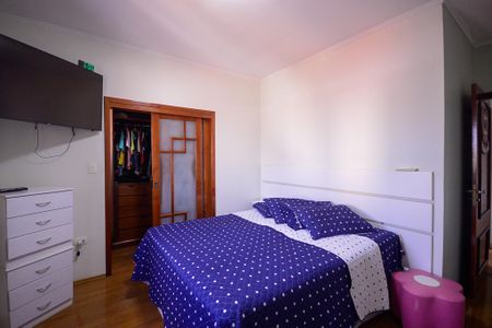 Casa à venda com 229m², 3 quartos e 4 vagas Casa à venda com 229m², 3 quartos e 4 vagasQuarto 1