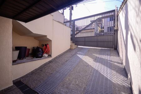 Casa à venda com 229m², 3 quartos e 4 vagas Casa à venda com 229m², 3 quartos e 4 vagasGaragem