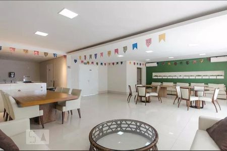 Apartamento à venda com 105m², 2 quartos e 2 vagasÁrea comum