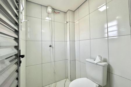 Banheiro de kitnet/studio para alugar com 1 quarto, 50m² em Jardim Oriental, São Paulo