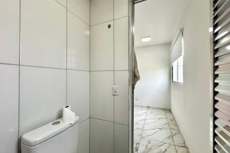 Banheiro de kitnet/studio para alugar com 1 quarto, 50m² em Jardim Oriental, São Paulo