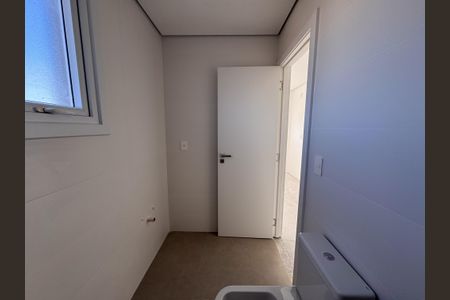 Apartamento à venda com 114m², 3 quartos e 2 vagas Apartamento à venda com 114m², 3 quartos e 2 vagasBanheiro da Suíte