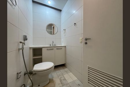 Apartamento à venda com 86m², 2 quartos e 2 vagas Apartamento à venda com 86m², 2 quartos e 2 vagasBanheiro social