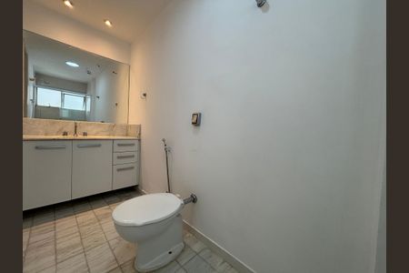 Apartamento à venda com 86m², 2 quartos e 2 vagas Apartamento à venda com 86m², 2 quartos e 2 vagasBanheiro da Suíte