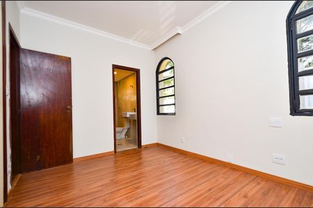Apartamento à venda com 110m², 3 quartos e 1 vaga Apartamento à venda com 110m², 3 quartos e 1 vagaSuite