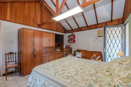 Casa à venda com 156m², 3 quartos e 2 vagasSuíte