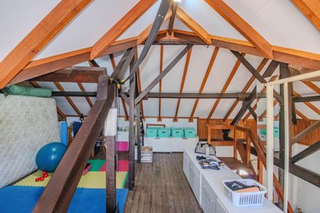 Casa à venda com 156m², 3 quartos e 2 vagasSótão