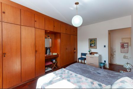 Casa à venda com 333m², 3 quartos e 10 vagas Casa à venda com 333m², 3 quartos e 10 vagasSuíte