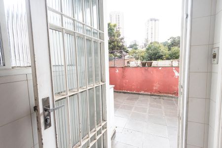 Casa à venda com 280m², 4 quartos e 1 vaga Casa à venda com 280m², 4 quartos e 1 vagaVaranda