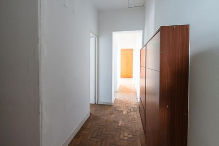 Casa à venda com 280m², 4 quartos e 1 vaga Casa à venda com 280m², 4 quartos e 1 vagaCorredor