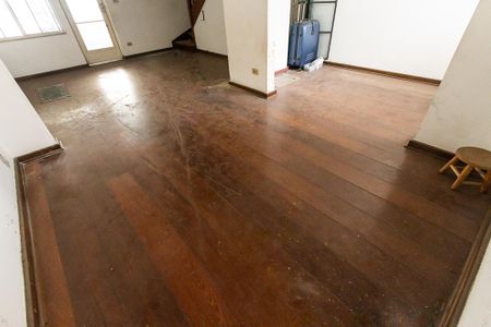 Casa à venda com 280m², 4 quartos e 1 vaga Casa à venda com 280m², 4 quartos e 1 vagaSala