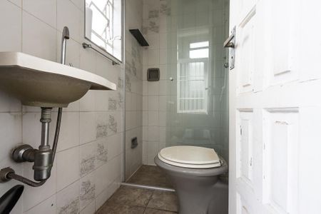 Casa à venda com 280m², 4 quartos e 1 vaga Casa à venda com 280m², 4 quartos e 1 vagaBanheiro de Serviço