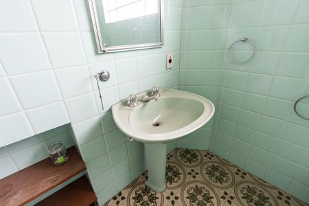 Casa à venda com 280m², 4 quartos e 1 vaga Casa à venda com 280m², 4 quartos e 1 vagaBanheiro 1