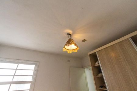 Casa à venda com 280m², 4 quartos e 1 vaga Casa à venda com 280m², 4 quartos e 1 vagaEdícula