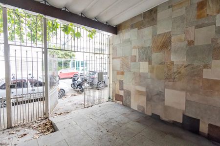 Casa à venda com 280m², 4 quartos e 1 vaga Casa à venda com 280m², 4 quartos e 1 vagaGaragem