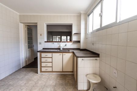 Casa à venda com 280m², 4 quartos e 1 vaga Casa à venda com 280m², 4 quartos e 1 vagaCozinha