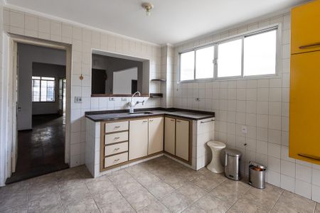 Casa à venda com 280m², 4 quartos e 1 vaga Casa à venda com 280m², 4 quartos e 1 vagaCozinha