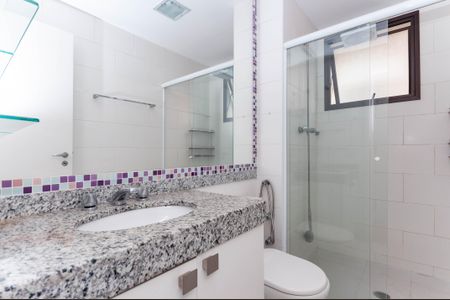 Apartamento à venda com 178m², 3 quartos e 3 vagas Apartamento à venda com 178m², 3 quartos e 3 vagasBanheiro da Suíte