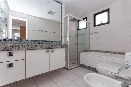 Apartamento à venda com 178m², 3 quartos e 3 vagas Apartamento à venda com 178m², 3 quartos e 3 vagasBanheiro da Suíte 3