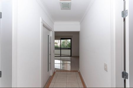 Apartamento à venda com 178m², 3 quartos e 3 vagas Apartamento à venda com 178m², 3 quartos e 3 vagasCorredor