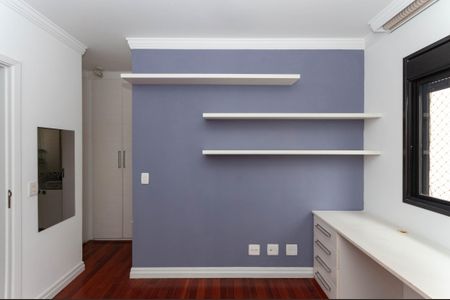 Apartamento à venda com 178m², 3 quartos e 3 vagas Apartamento à venda com 178m², 3 quartos e 3 vagasSuíte