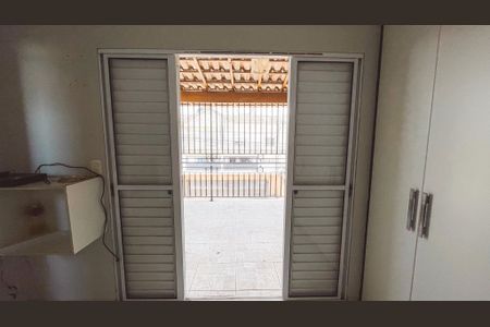 Casa à venda com 240m², 3 quartos e 4 vagas Casa à venda com 240m², 3 quartos e 4 vagasVaranda do Quarto Suíte