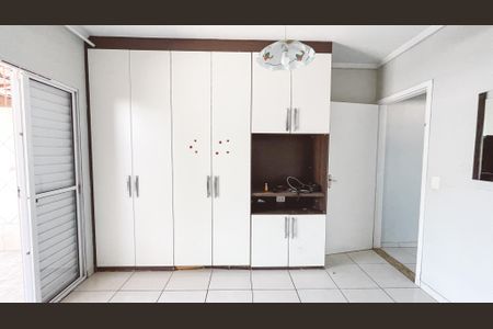 Casa à venda com 240m², 3 quartos e 4 vagas Casa à venda com 240m², 3 quartos e 4 vagasQuarto Suíte