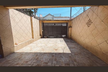 Casa à venda com 240m², 3 quartos e 4 vagas Casa à venda com 240m², 3 quartos e 4 vagasGaragem