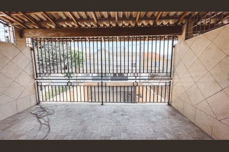 Casa à venda com 240m², 3 quartos e 4 vagas Casa à venda com 240m², 3 quartos e 4 vagasVaranda do Quarto Suíte